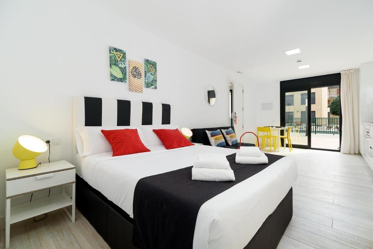 Castell Beach Aparthotel Castelldefels Exterior photo