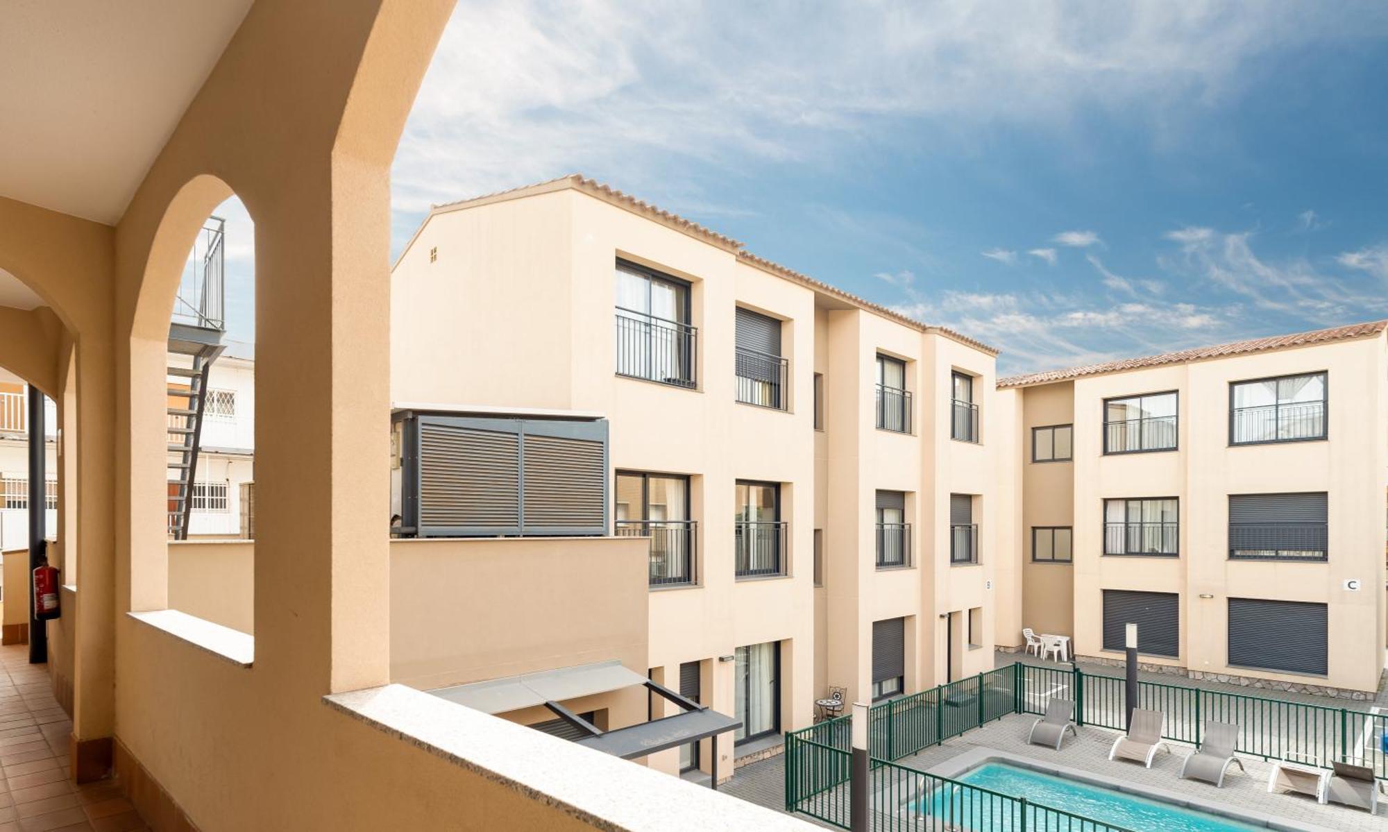 Castell Beach Aparthotel Castelldefels Exterior photo